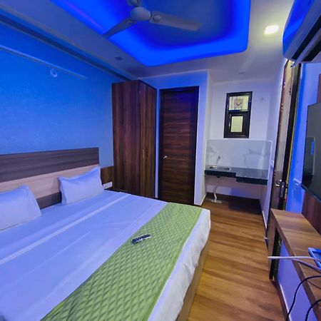 Surya International Bed and Breakfast New Delhi Buitenkant foto