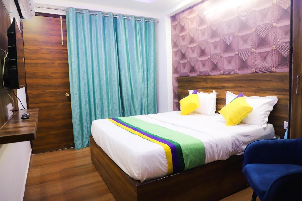 Surya International Bed and Breakfast New Delhi Buitenkant foto
