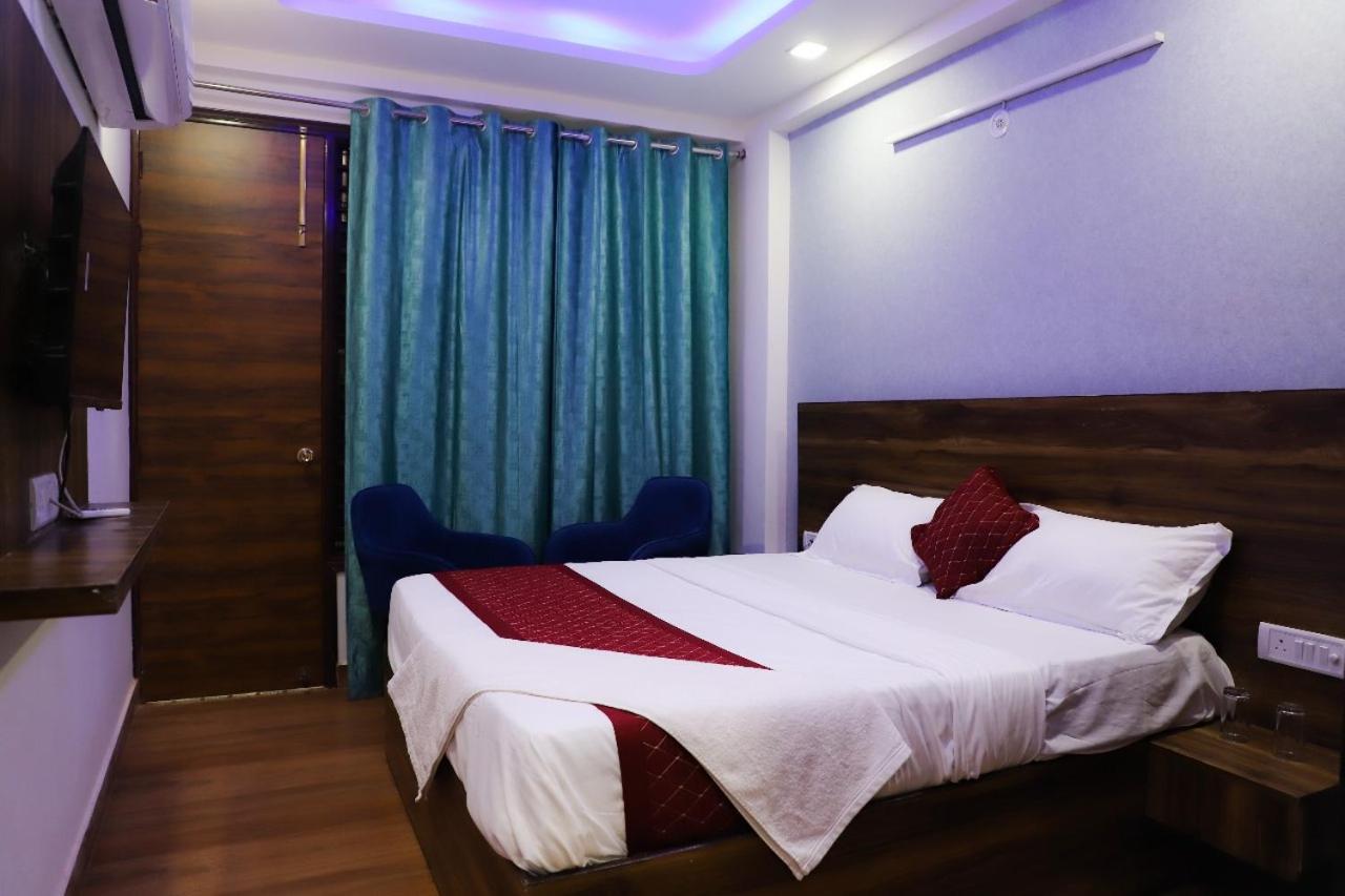 Surya International Bed and Breakfast New Delhi Buitenkant foto