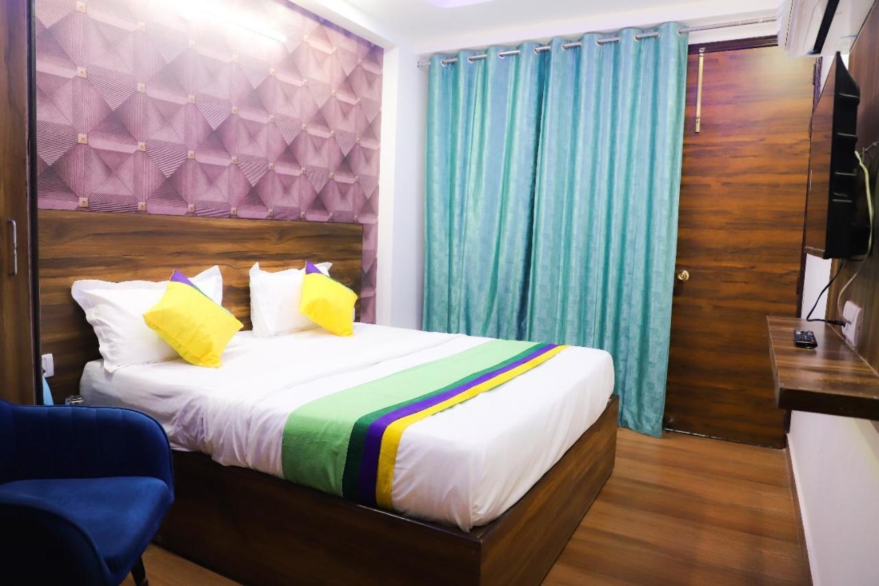Surya International Bed and Breakfast New Delhi Buitenkant foto
