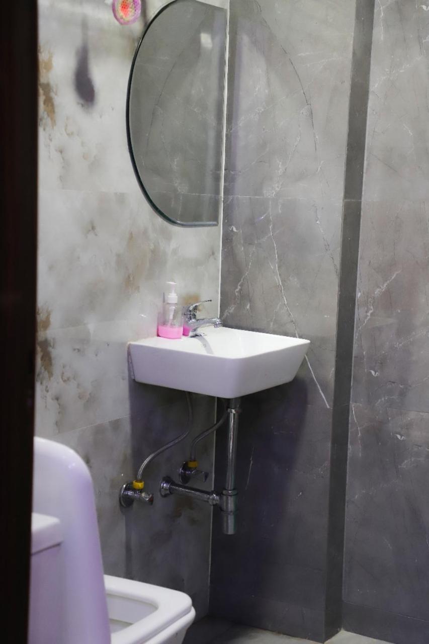 Surya International Bed and Breakfast New Delhi Buitenkant foto