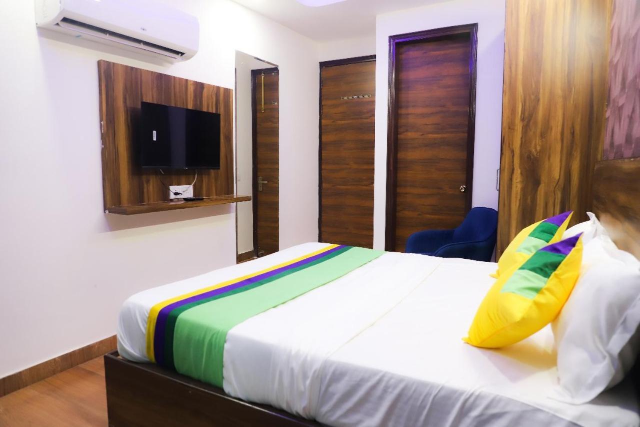 Surya International Bed and Breakfast New Delhi Buitenkant foto