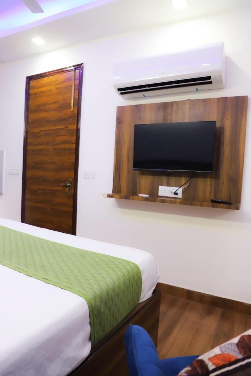 Surya International Bed and Breakfast New Delhi Buitenkant foto