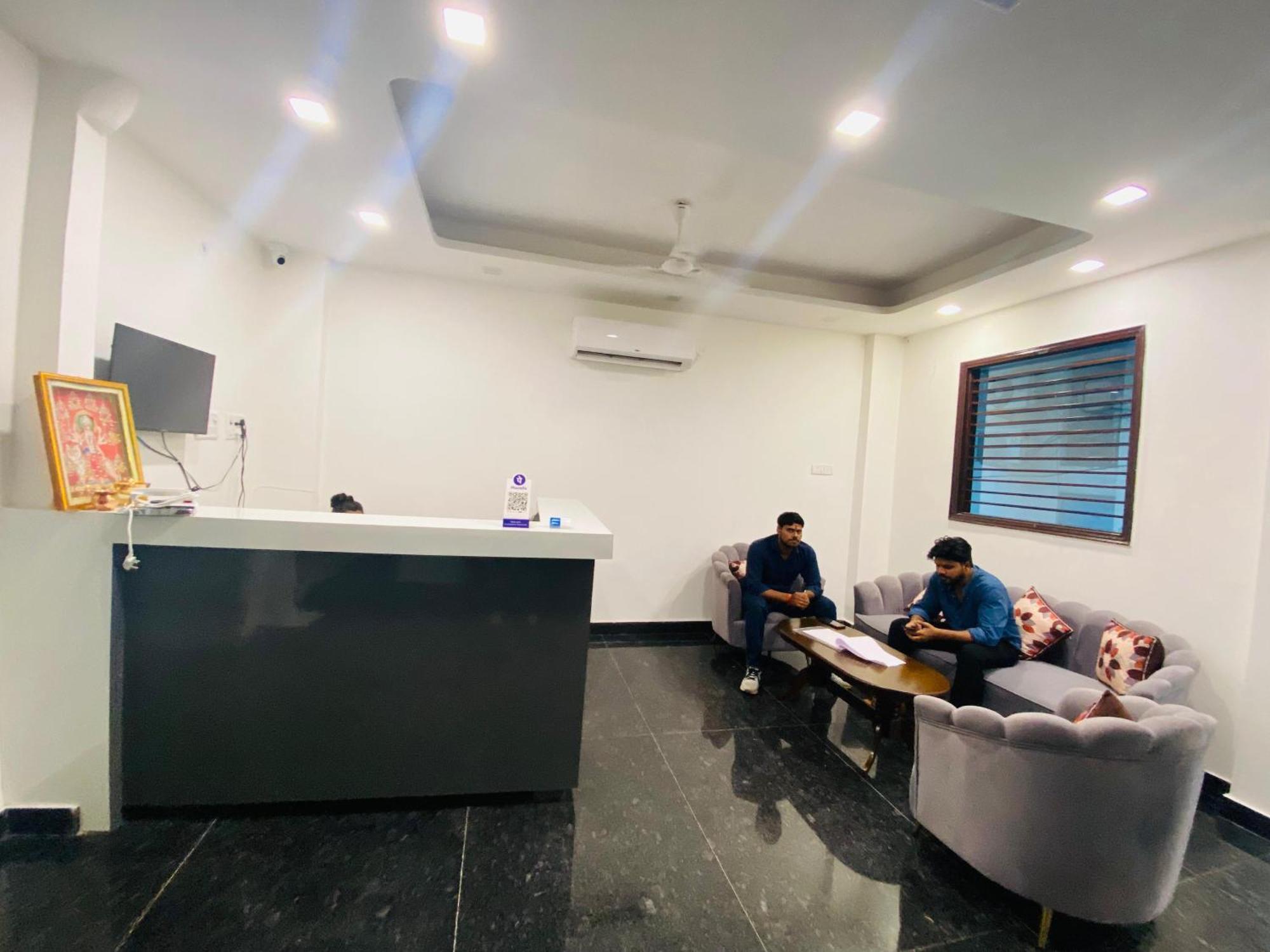 Surya International Bed and Breakfast New Delhi Buitenkant foto