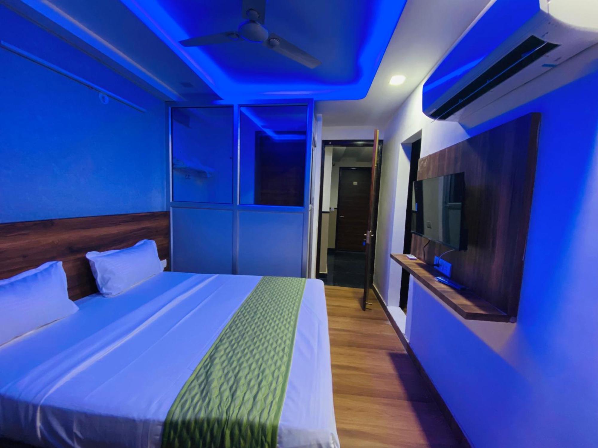 Surya International Bed and Breakfast New Delhi Buitenkant foto