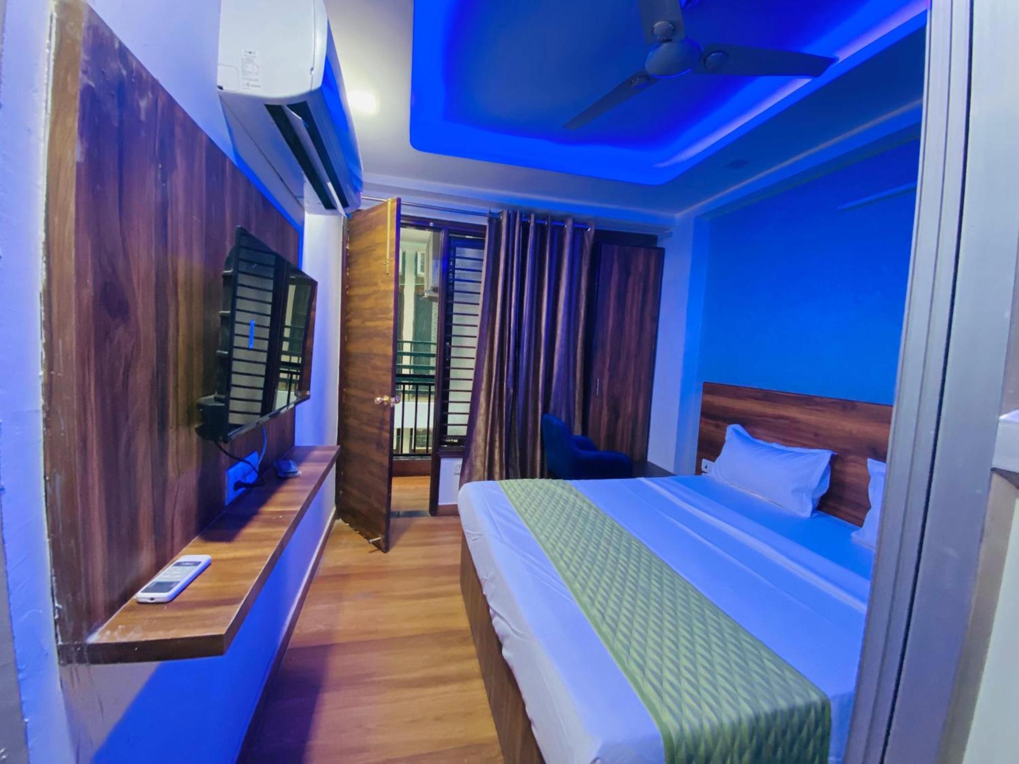 Surya International Bed and Breakfast New Delhi Buitenkant foto