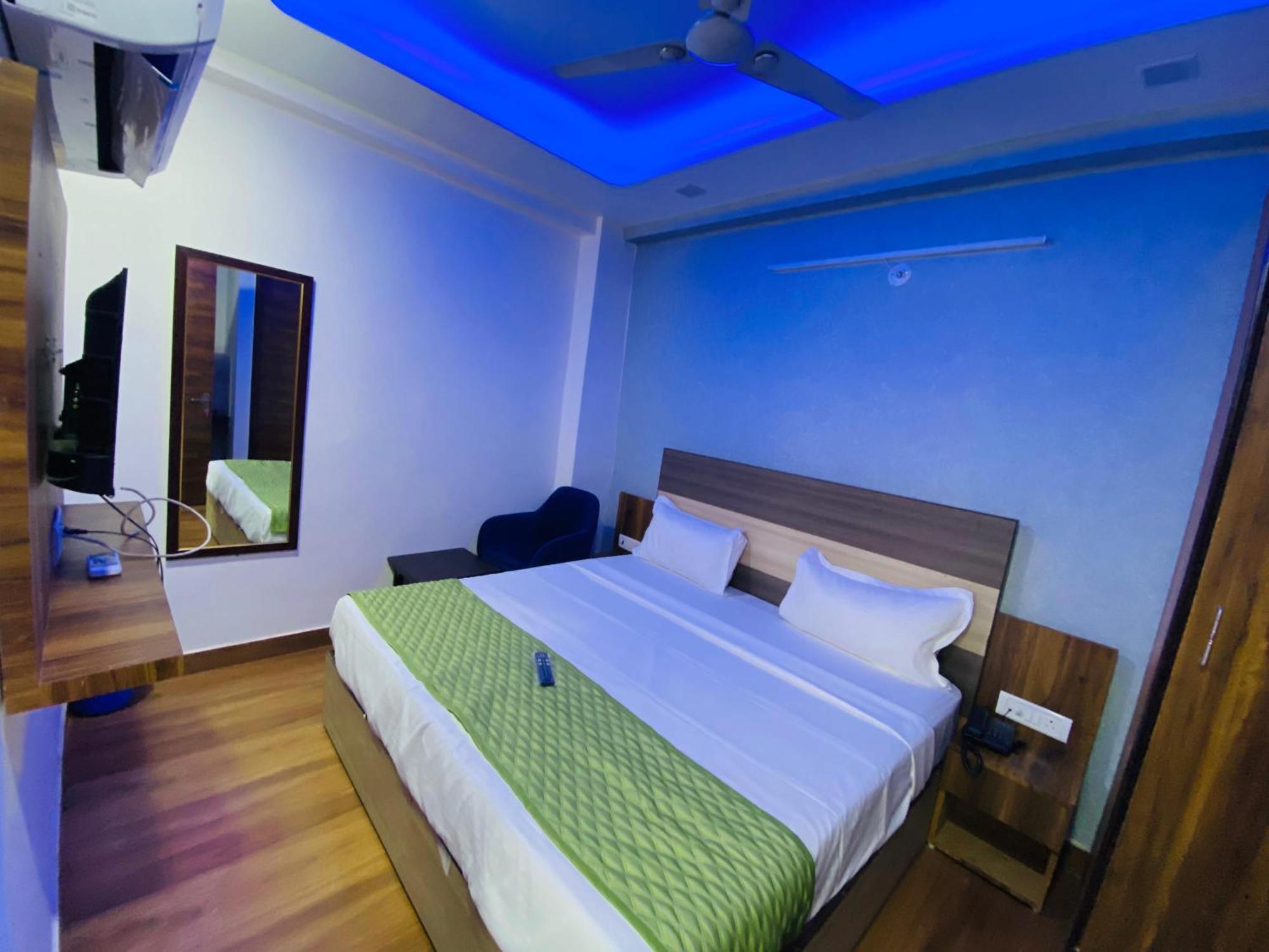 Surya International Bed and Breakfast New Delhi Buitenkant foto