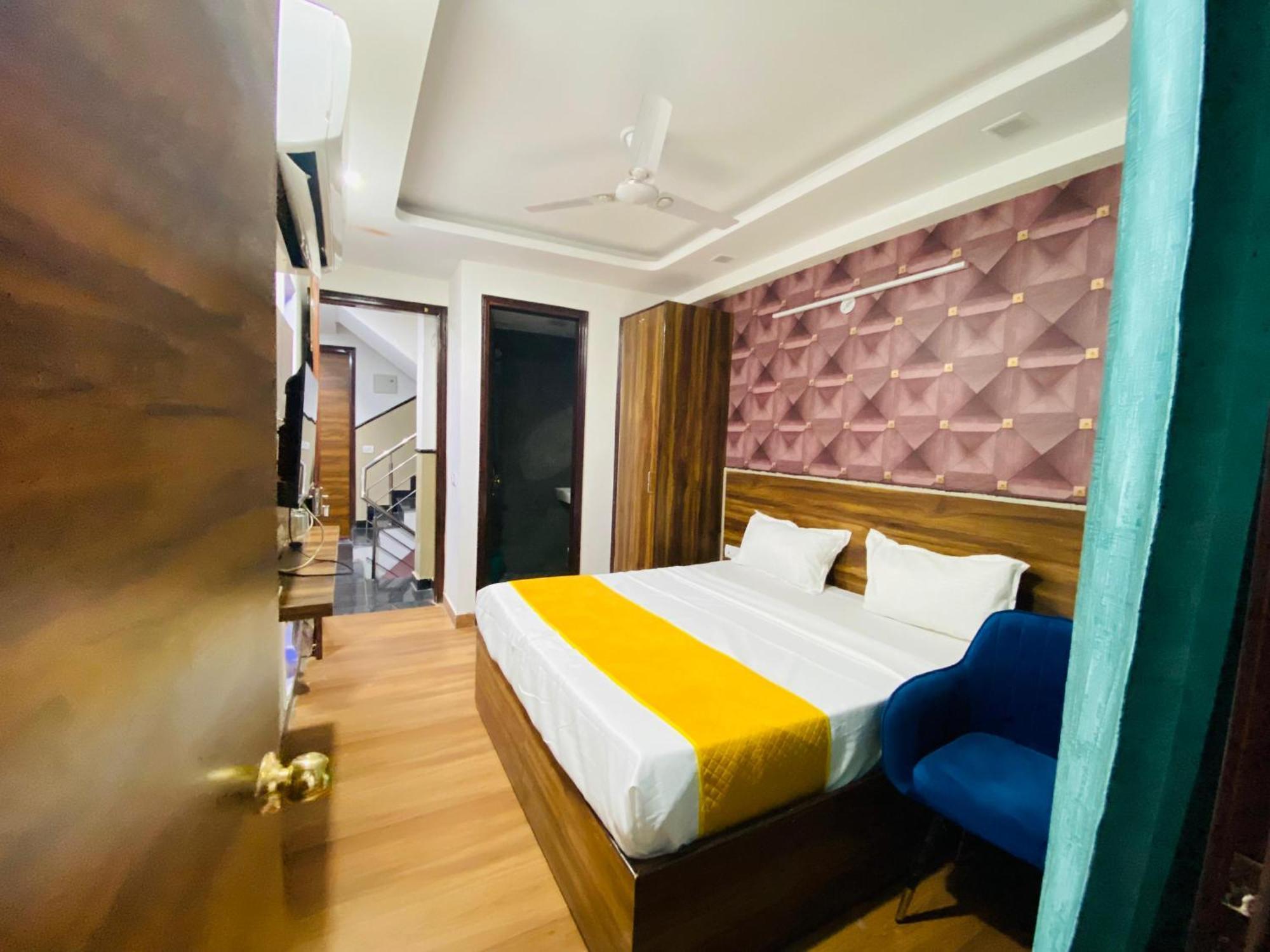 Surya International Bed and Breakfast New Delhi Buitenkant foto