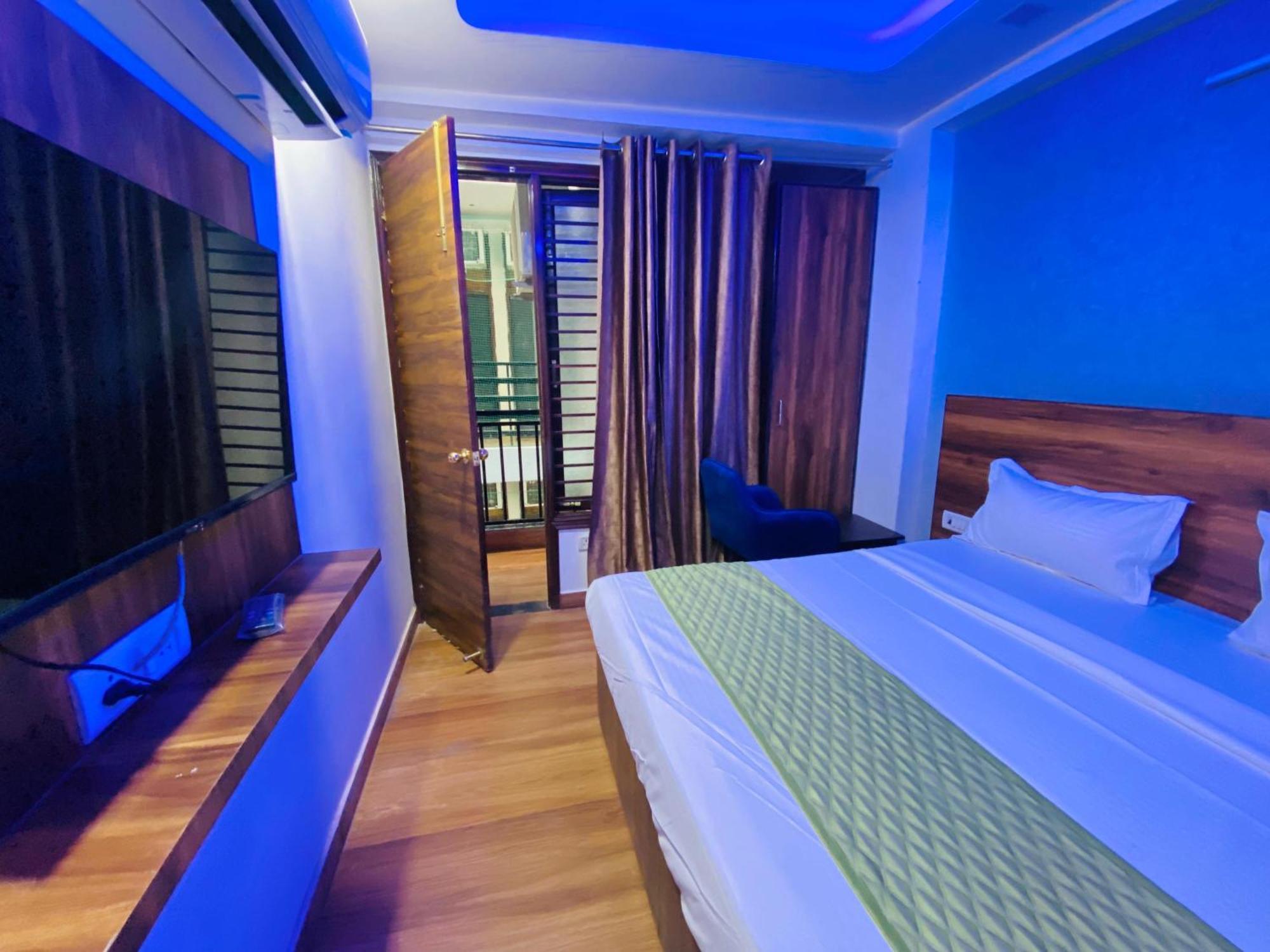 Surya International Bed and Breakfast New Delhi Buitenkant foto