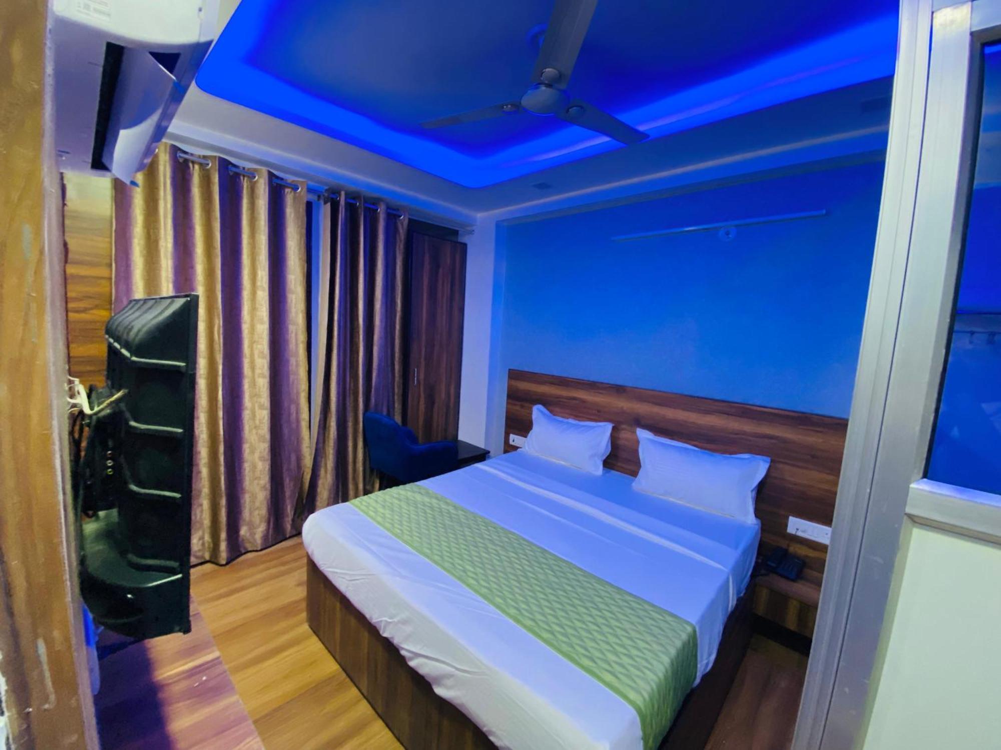 Surya International Bed and Breakfast New Delhi Buitenkant foto